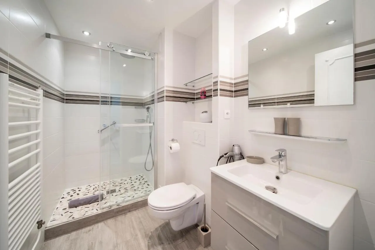 Renovated Apartment 155M2 3Br6P - Cannes Palm Beach France